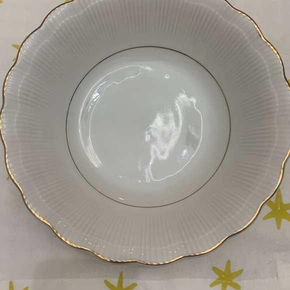Vintage Elegant White and Gold Rimmed Dinnerware Bowl - Picture 4 of 6